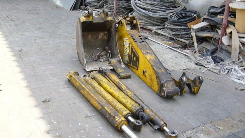 HEAVY CRANE AND SHAVEL REPAIRING